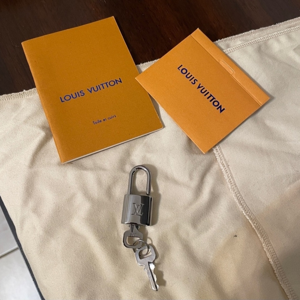 Authentic Louis Vuitton Eclipse Steamer - image 5